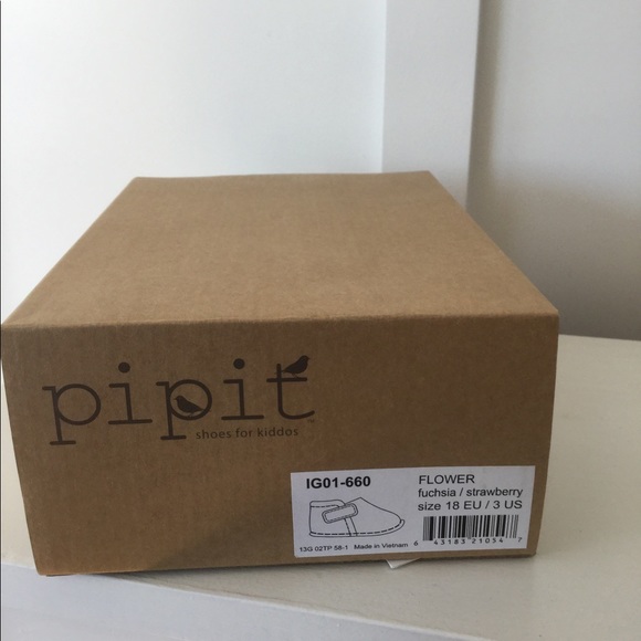 💥HP💥🌺NWT Pipit Suede “ Flower” Baby Shoes🌺 - Picture 7 of 9
